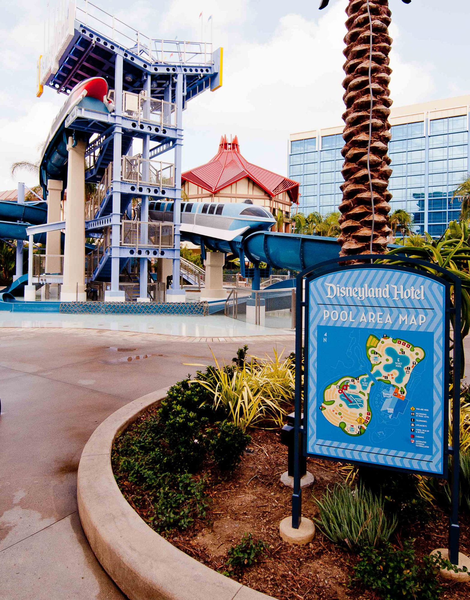 disneyland pool hours