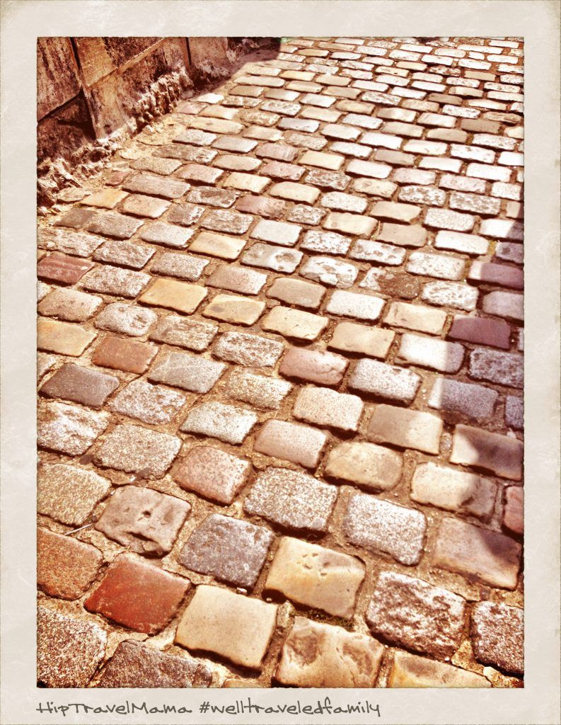 streets in montremartre paris