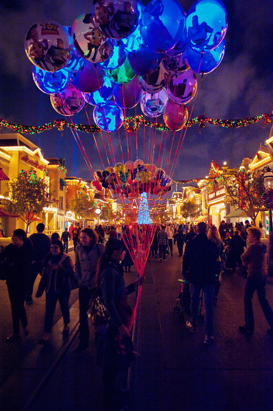 Disneyland Resort Celebrates the Magic of the Holiday Season