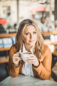 Anne Taylor Hartzell, Hip Travel Mama
